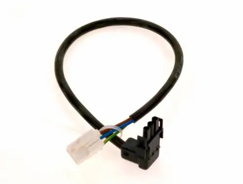 Verbindungsleitung mit zwei Steckverbindern, geeignet für elektrische Anwendungen, möglicherweise für Gebläse. Produziert von Bosch.